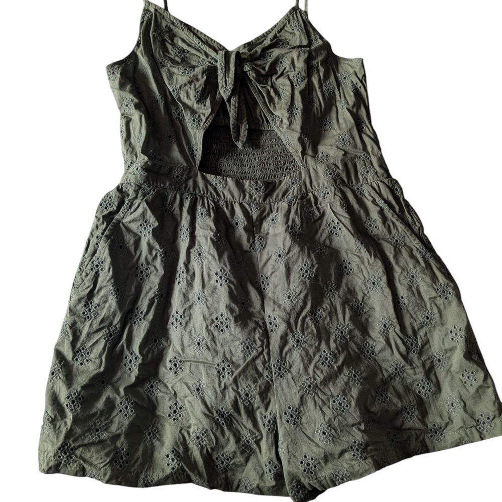 Aerie Eyelet Romper, Green. Size M. - Picture 4 of 9